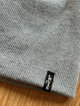 Gorro de invierno Levi's gris con brillo