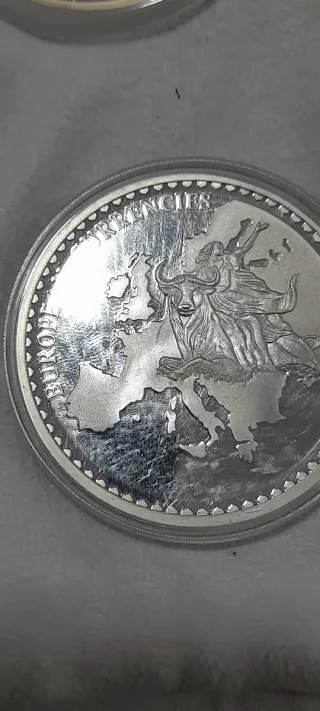 Lote 3 Medalhas Comemorativas - 3 Países