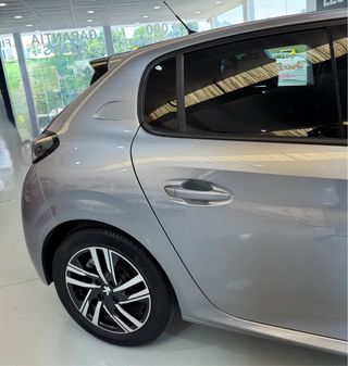 Peugeot 208 2022