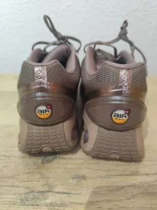 Nike Air Max Dn Talla 42 Marrón Dorado