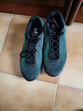 Zapatillas Nike Air Negras y Verdes