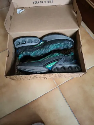 Zapatillas Nike Air Negras y Verdes