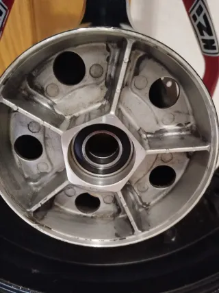 Rueda Trasera Suzuki GSXR 600/750 K6 K7