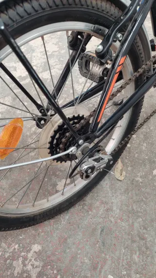 Bicicleta plegable con marchas