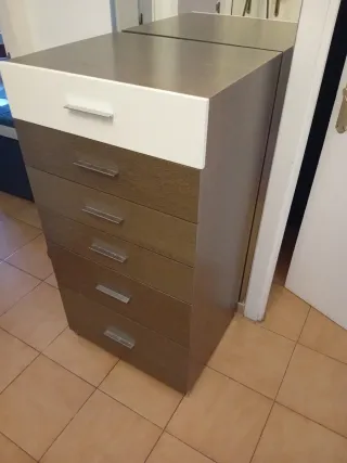 Cajonera blanca y marrón