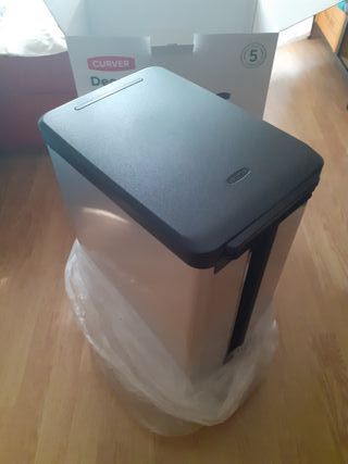 Cubo basura Curver Slim 40l a estrenar
