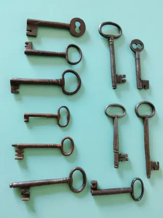 Set 11 Chiavi Antiche in Ferro