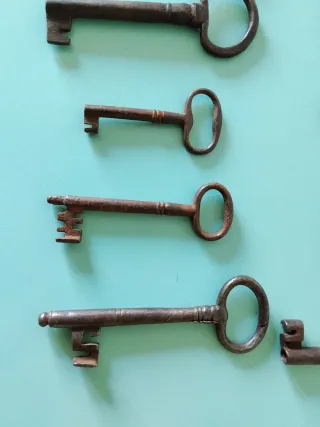 Set 11 Chiavi Antiche in Ferro