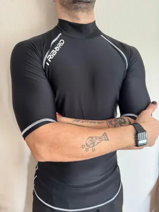 Camiseta UV Tribord Negra Manga Corta