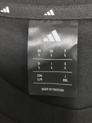 Camiseta Adidas Negra Holgada - Talla L