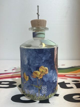 Bottiglia vuota Jrose Gin Milo Manara N4 + quadri