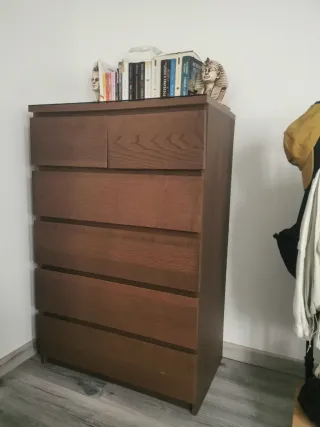 Cama matrimonial de madera, colchon y comoda