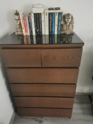 Cama matrimonial de madera, colchon y comoda