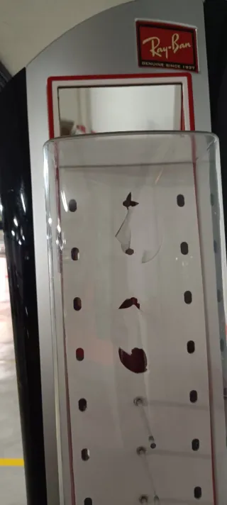 Expositor de gafas Ray-Ban