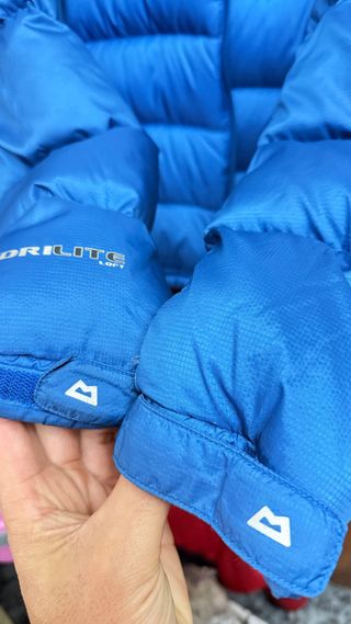 Plumas Mountain Equipment Azul