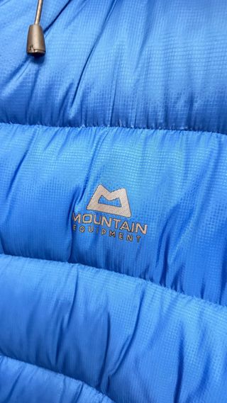 Plumas Mountain Equipment Azul