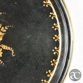 Tabuleiro em folha de metal, pintado a ouro, XIX