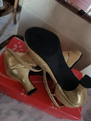 Zapatos de baile dorados Yagey