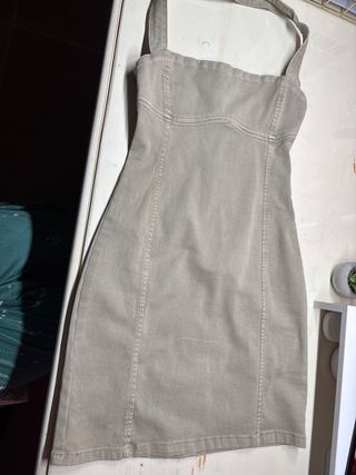 Vestido corto sin mangas beige
