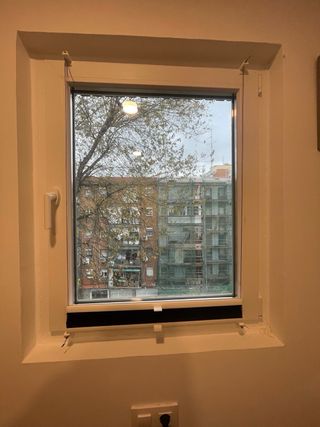 Estor sin taladrar multiposición negro