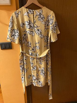 Abito estivo giallo floreale