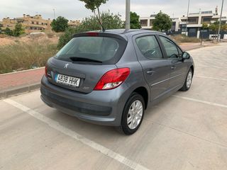 Peugeot 207 2012