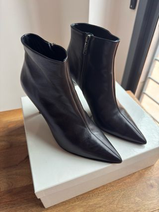 Botín Piel Tacón Aguja Emporio Armani Negro