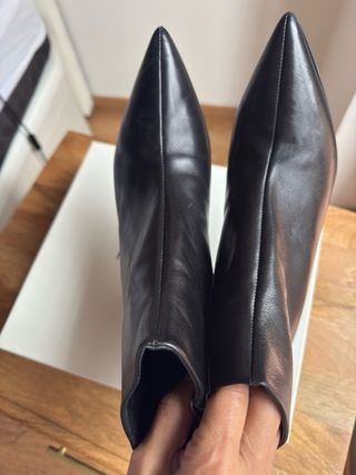 Botín Piel Tacón Aguja Emporio Armani Negro