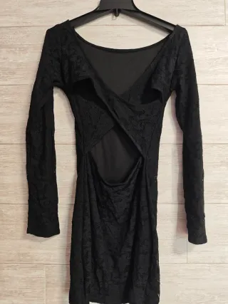 Vestido negro encaje manga larga