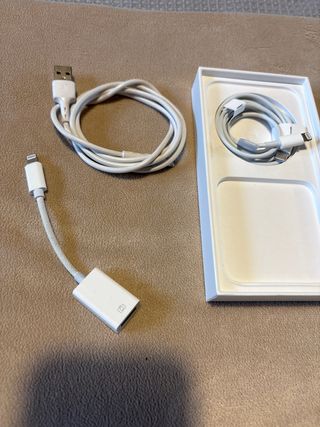 iPhone 13 Bianco con Accessori