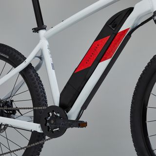 Bicicleta eléctrica MTB Rockrider E-ST 100 Blanco Rojo
