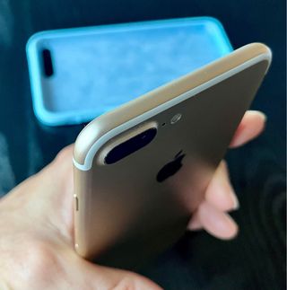 iPhone 7 Plus 32GB Oro rosa con custodia Supreme in regalo