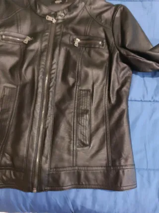 Cazadora polipiel Only negra