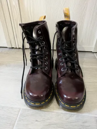 Botas Dr. Martens Veganas burdeos