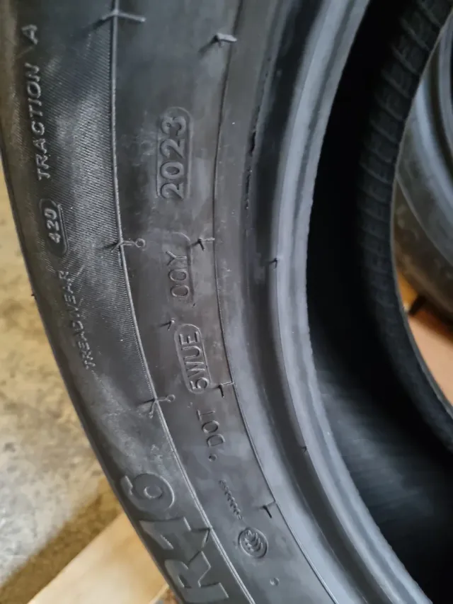 Vendo 2 Neumáticos de alta calidad^