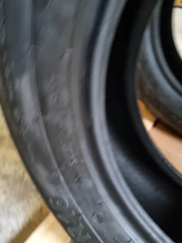 Vendo 2 Neumáticos de alta calidad^