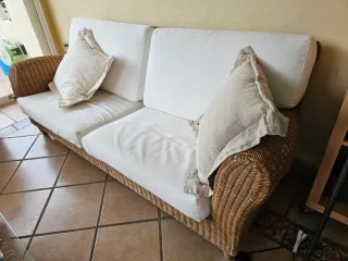 Conjunto de ratán marrón y blanco