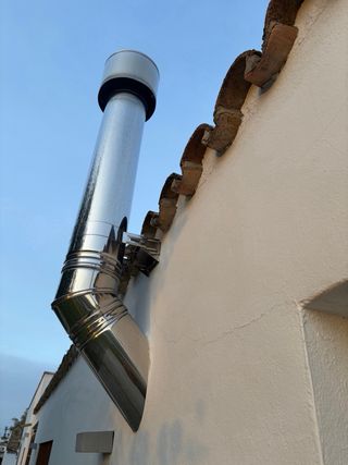 Estufa Híbrida AKIMIX Leña y Pellets