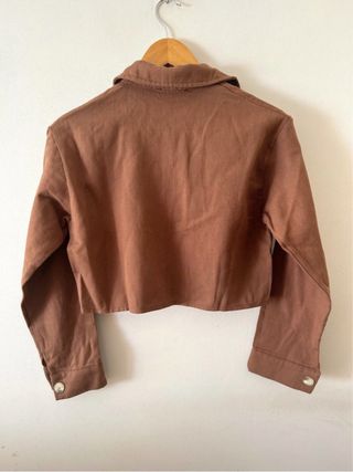 Camisa crop marrón