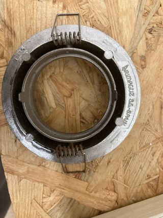 Embellecedor para luz direccionable.