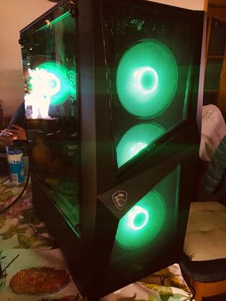 PC MSI CPU i7 con 8GB RAM