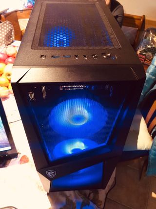 PC MSI CPU i7 con 8GB RAM