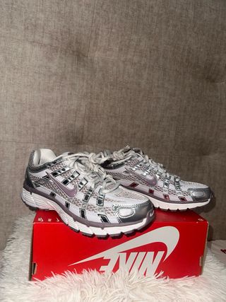 Zapatillas Nike P-6000 Plata y Blanco