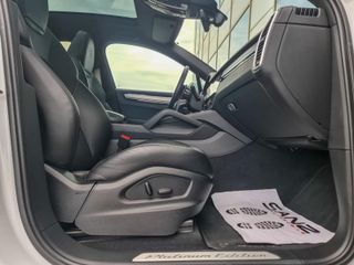 Porsche Cayenne 2021