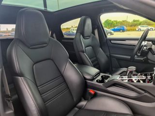 Porsche Cayenne 2021