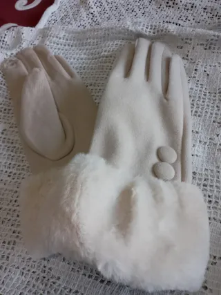 Guanti donna beige con bottoni