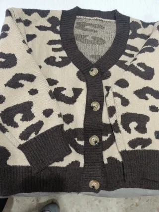 Rebeca/Cárdigan estampado leopardo,usado una vez,