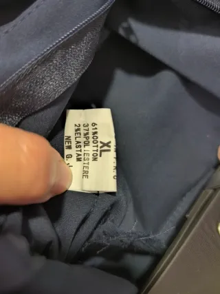 Pantalón de vestir azul con cinturón