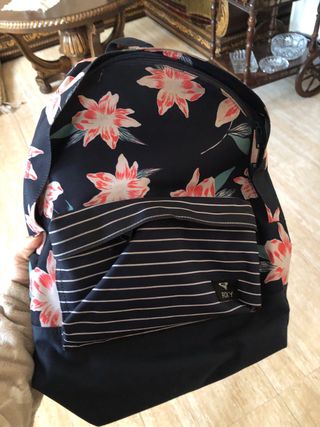 Mochila Roxy floral azul y rosa