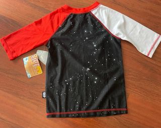 Polo Piscina Niño UV 50+ Starwars y Cars